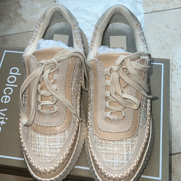 DOLCE VITA SNEAKERS - Picture 4 of 11